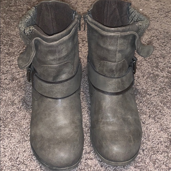 Booties - Picture 3 of 4